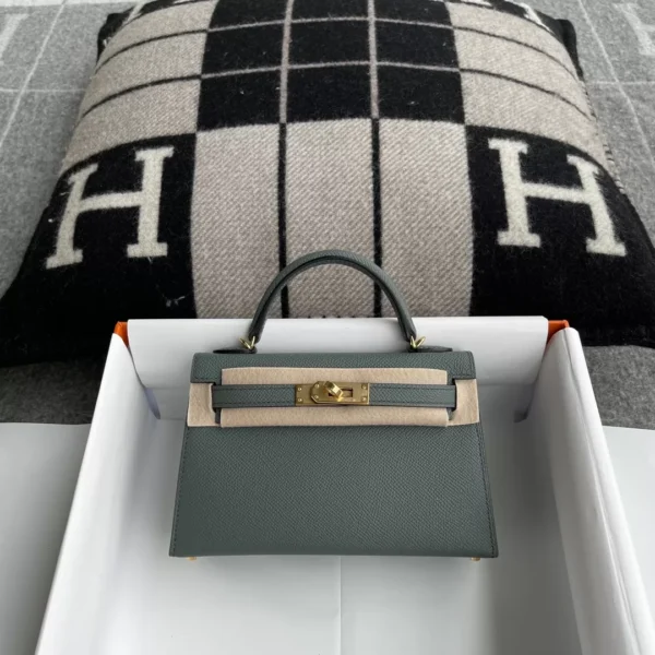Hermes Shop Mini Kelly 19CM CK63 Vert Amande Epsom Leather Gold Hardware