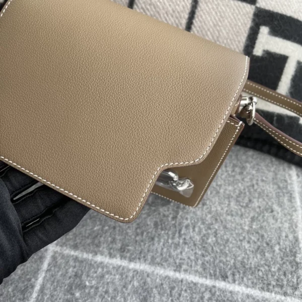 3d888e58139c1fd-jpg Hermes Boutique Evercolor Leather Roulis 19CM CK18 Etoupe Silver Hardware