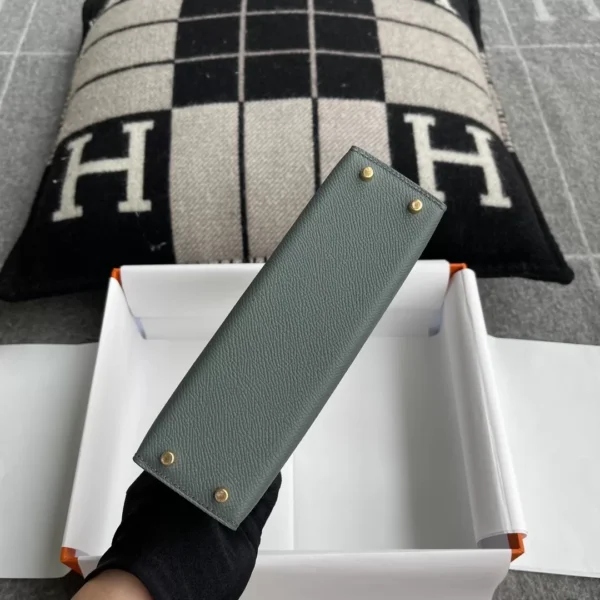 Hermes Shop Mini Kelly 19CM CK63 Vert Amande Epsom Leather Gold Hardware