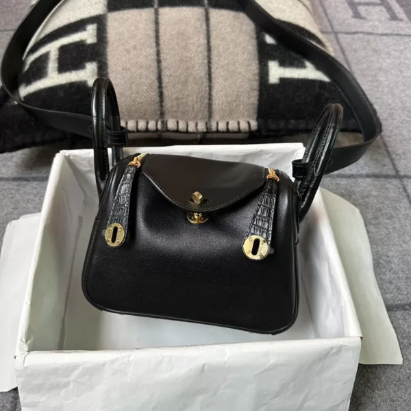 Australia Canberra Hermes Clemence / Crocodile Mini Lindy Touch 19CM 89 Noir Gold Hardware