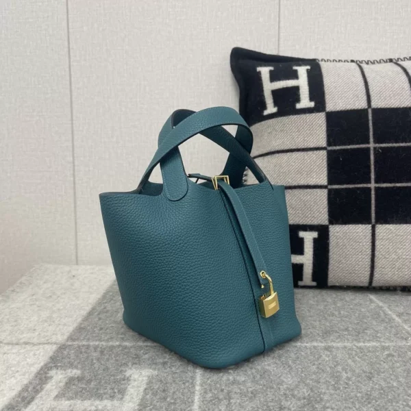 Hong Kong Hermes TC Leather Picotin 18CM W0 Vert Bosphore Gold Hardware