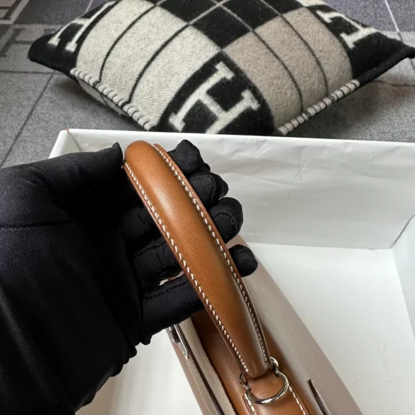 UK London Hermes Kelly 28CM Sellier 37 Gold Barenia Leather Silver Hardware