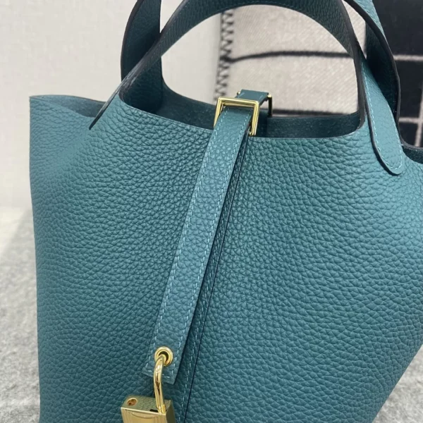 Hong Kong Hermes TC Leather Picotin 18CM W0 Vert Bosphore Gold Hardware