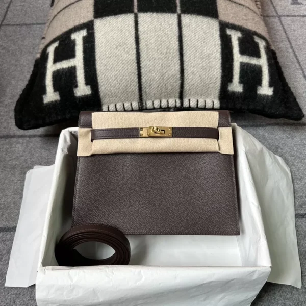 a175905581d604e-jpg-1 Qatar Doha Hermes Kelly Danse 22CM Evercolor 0G Rouge Sellier Gold Hardware