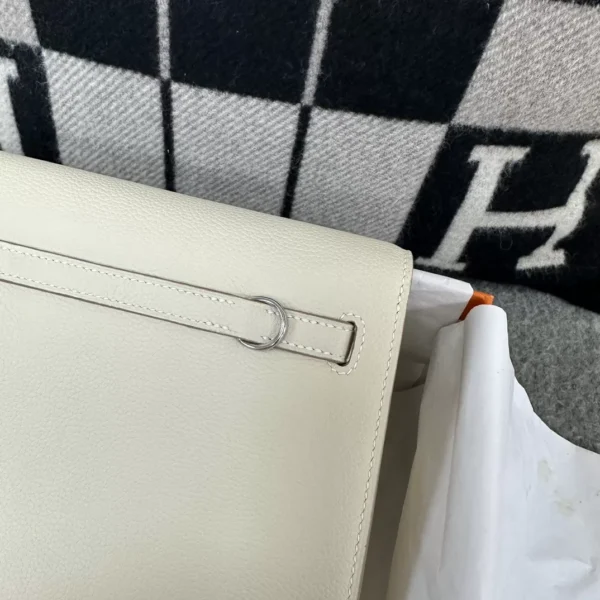 Hermes Boutique 10 Craie Kelly Danse 22CM Swift Leather Silver Hardware