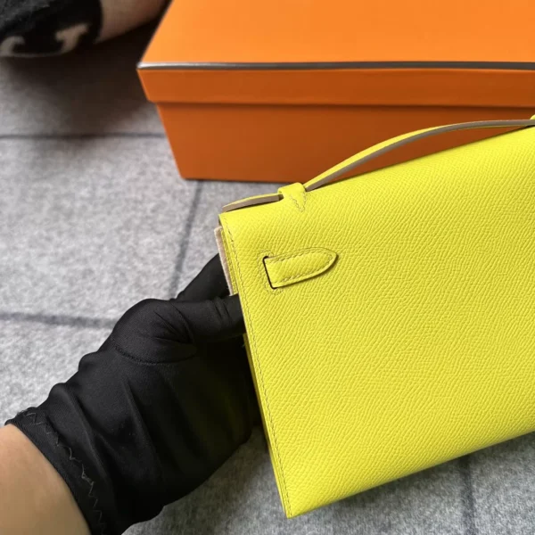 Hermes Boutique 9R Lime Kelly Pochette 22cm Epsom Leather Brush Gold Hardware