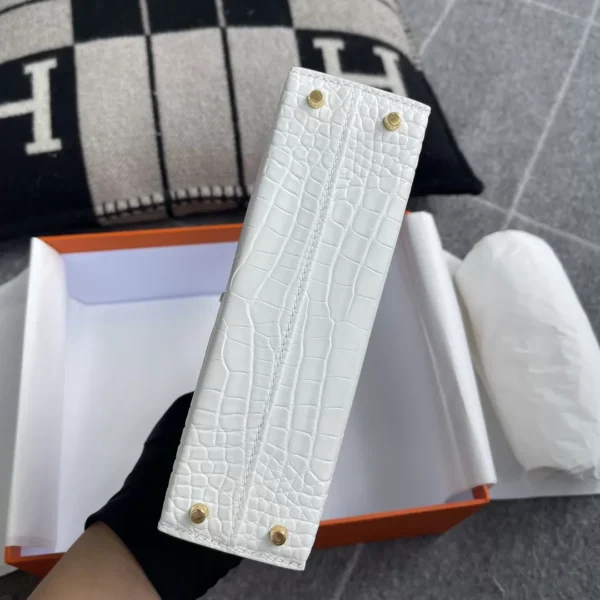 c701fa08796e488-jpg Singapore Kuala Lumpur Hermes Matte Alligator Mini Kelly 19CM 01 Blanc Gold Hardware
