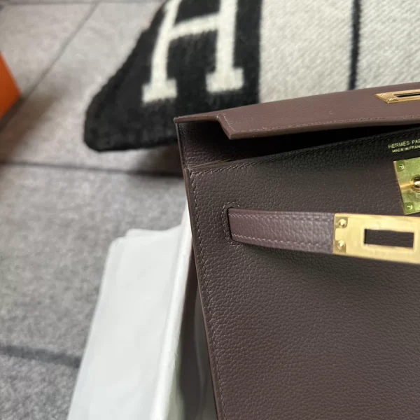 c94bc14ddb92b76-jpg Qatar Doha Hermes Kelly Danse 22CM Evercolor 0G Rouge Sellier Gold Hardware