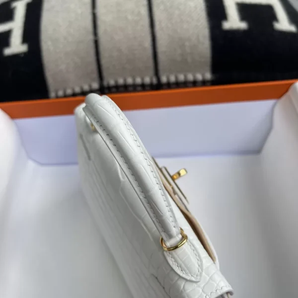 e205506e282a901-jpg Singapore Kuala Lumpur Hermes Matte Alligator Mini Kelly 19CM 01 Blanc Gold Hardware