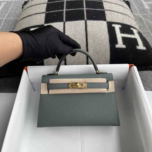 Hermes Shop Mini Kelly 19CM CK63 Vert Amande Epsom Leather Gold Hardware