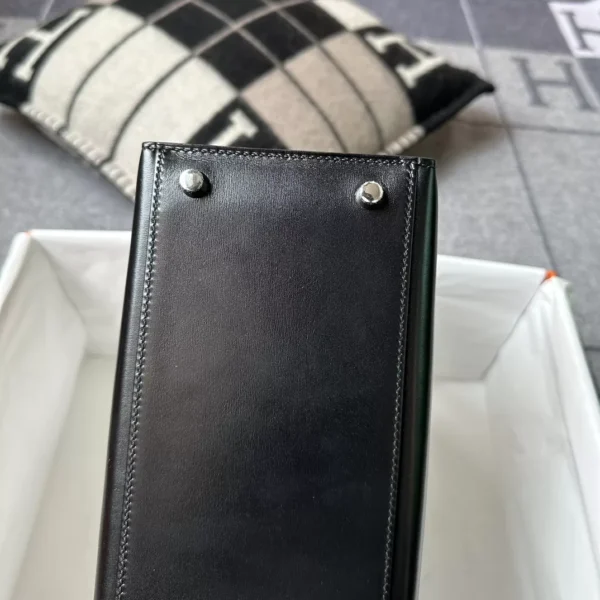 Hermes Box Leather Kelly 28CM Sellier 89 Noir Silver Hardware