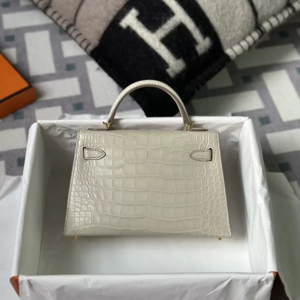 Australia Sydney Hermes 8L Beton Matte Alligator Crocodile Mini Kelly 19 Gold Hardware
