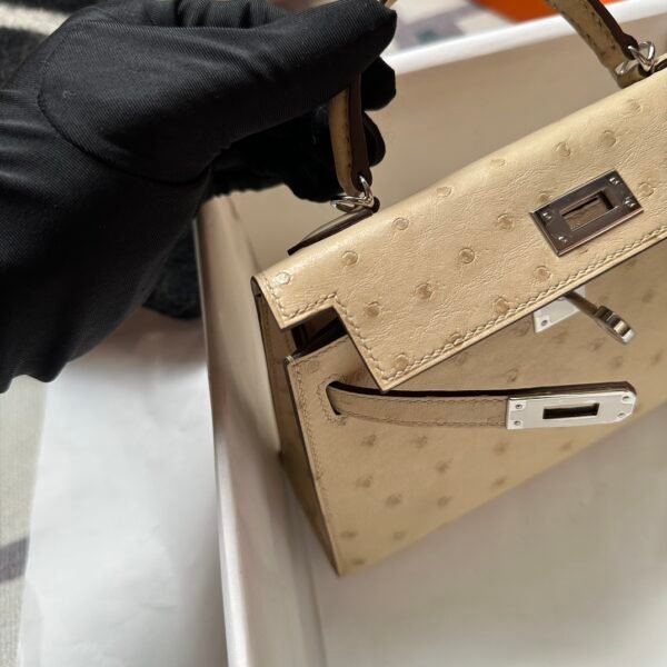 UAE Dubai Hermes Ostrich Leather Mini Kelly 19CM 3C Parchemin Silver Hardware