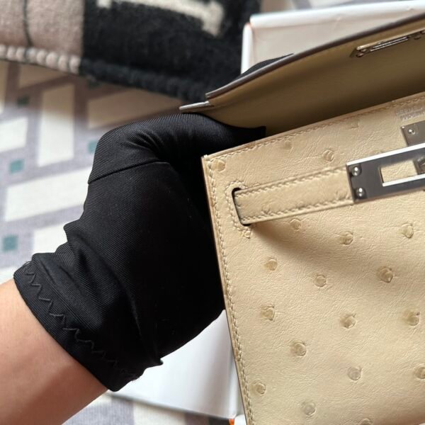 UAE Dubai Hermes Ostrich Leather Mini Kelly 19CM 3C Parchemin Silver Hardware