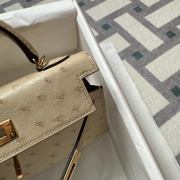 Hermes Handmade Boutique 3C Parchemin Ostrich Mini Kelly 19CM Gold Hardware