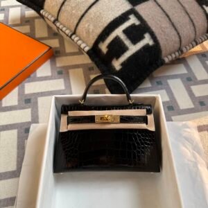 Russia Moscow Hermes Black Shiny Alligator Crocodile Mini Kelly 19 Gold Hardware