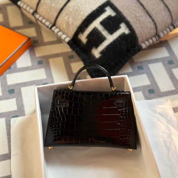 Russia Moscow Hermes Black Shiny Alligator Crocodile Mini Kelly 19 Gold Hardware