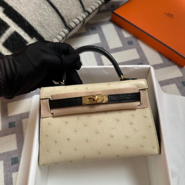 Britain Hermes Ostrich Mini Kelly 19CM Parchemin / Black Gold Hardware