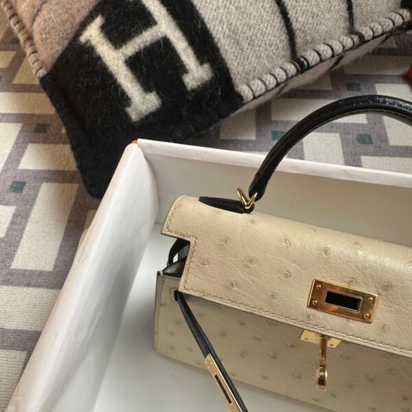 Britain Hermes Ostrich Mini Kelly 19CM Parchemin / Black Gold Hardware