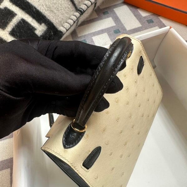 Britain Hermes Ostrich Mini Kelly 19CM Parchemin / Black Gold Hardware