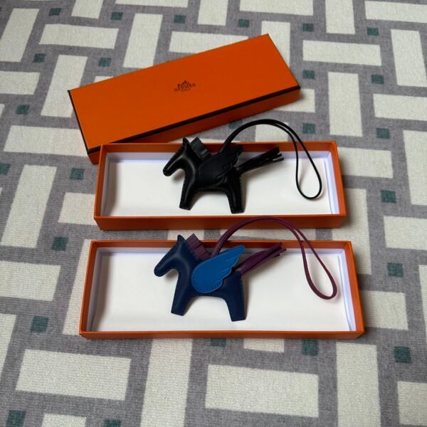 wsxc1715784126700_1-1-1 Hermes Rodeo Pegase PM Charms in 89 Noir & 2Z Blue Nuit Agneau Leather