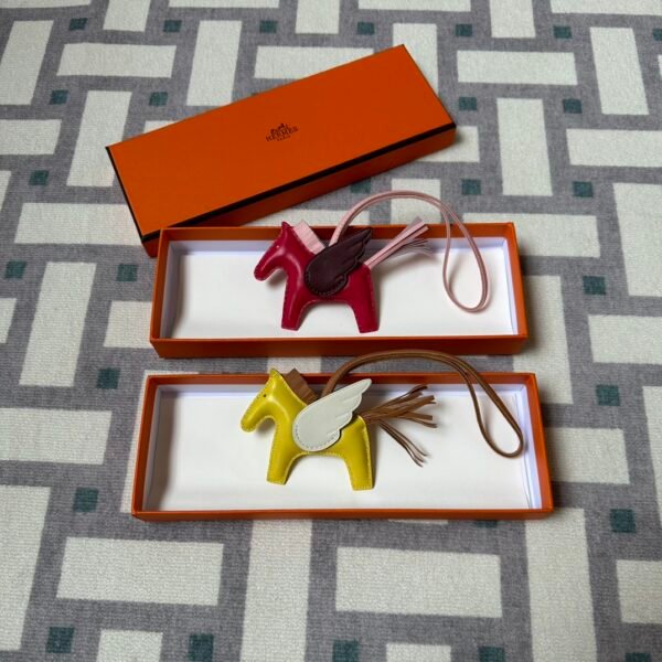 Hermes Rodeo Pegase PM Charm Agneau Leather Q5 Rouge Casaque & 9R Lime