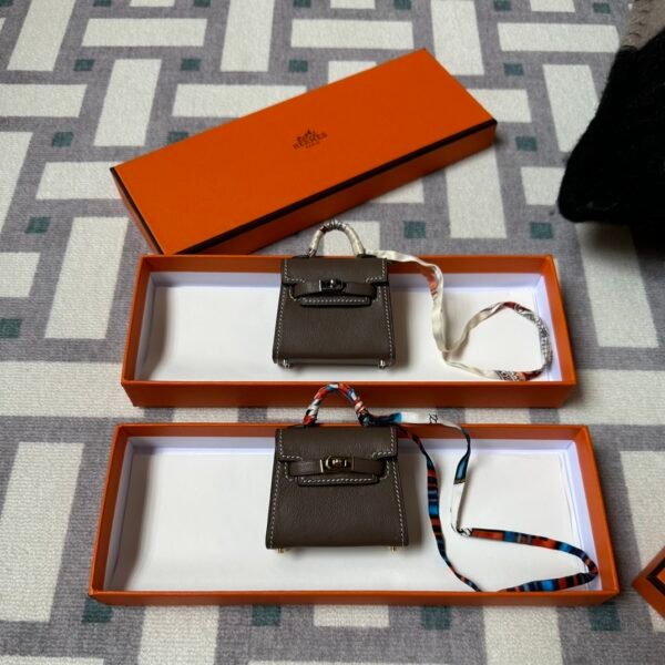 wsxc1715796487592_2-1 Hermes Kelly Twilly Bag Charm Tadelakt Leather Dark Coffee Silver/Gold Hardware