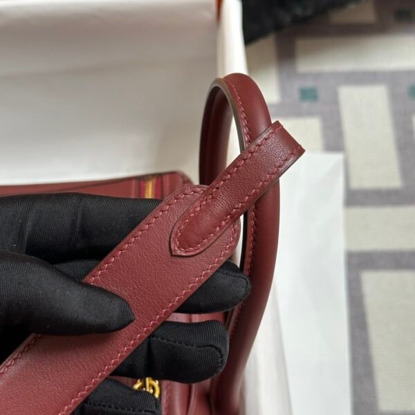 UAE Dubai Hermes Lindy 26CM CK55 Rouge H Swift Leather Gold Hardware