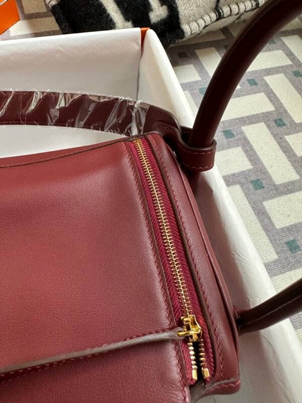 UAE Dubai Hermes Lindy 26CM CK55 Rouge H Swift Leather Gold Hardware
