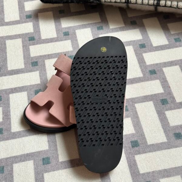 wsxc1716311021763_3 Indonesia Jakarta Hermes Shoes Chypre Sandals 94 Terre Cuite