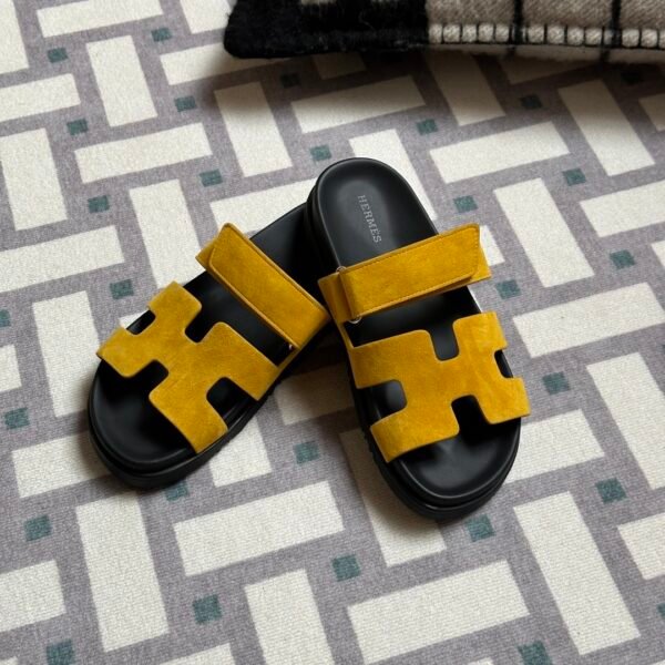 wsxc1716311505548_0-1 Hermes Shoes Images Chypre Sandals Sippers Jaune Amber & Noir