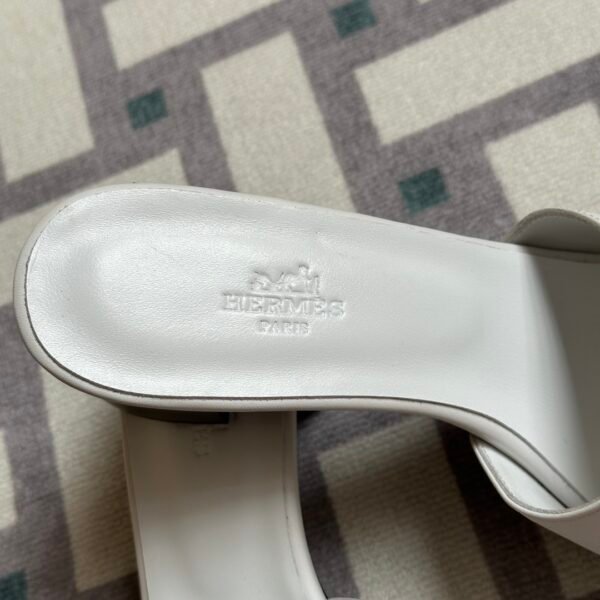 Hermes Shoes Price GiGi Sandals Slippers in White Size34-41 Middle-Heel