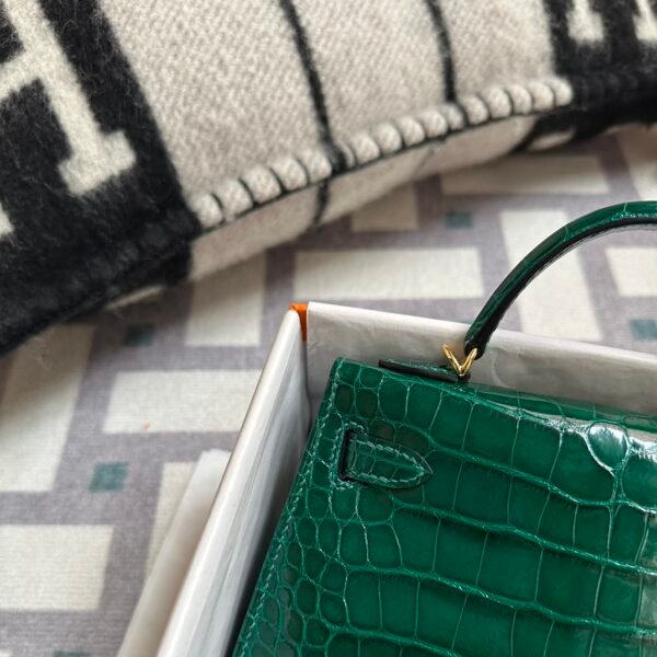 Vietnam Hermes Shiny Alligator Crocodile Mini Kelly 19CM 6Q Vert Emeraude Gold Hardware