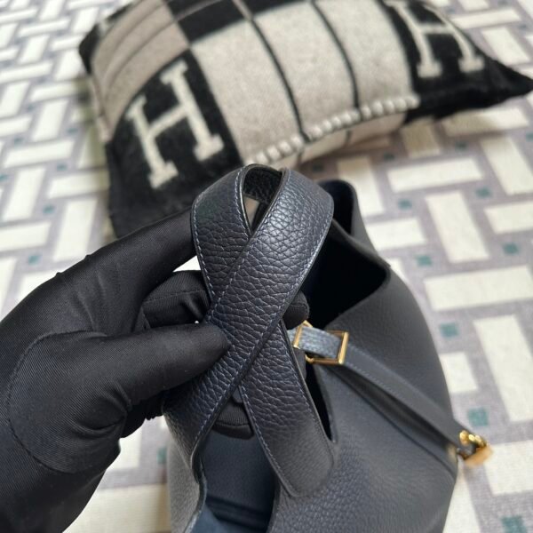 Singapore Kuala Lumpur Hermes 2Z Blue Nuit Clemence Leather Picotin 18CM Gold Hardware