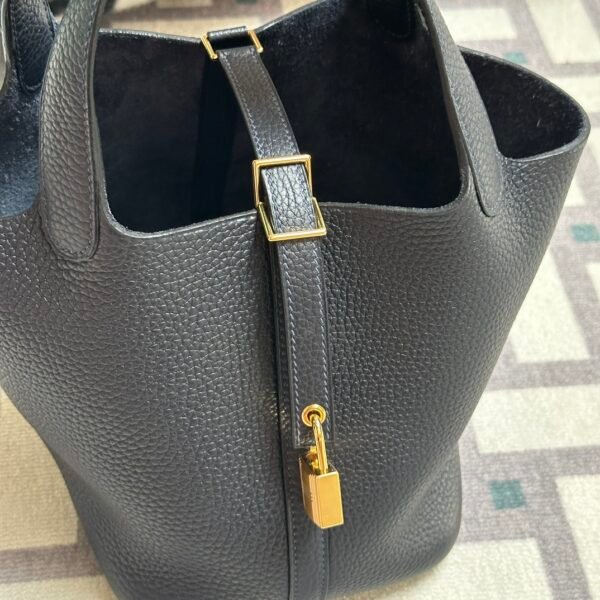 Singapore Kuala Lumpur Hermes 2Z Blue Nuit Clemence Leather Picotin 18CM Gold Hardware