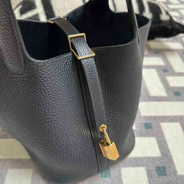 Singapore Kuala Lumpur Hermes 2Z Blue Nuit Clemence Leather Picotin 18CM Gold Hardware