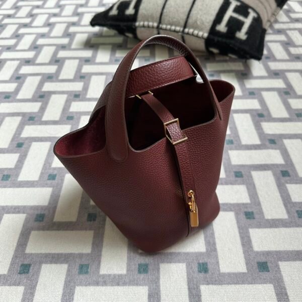 wsxc1718980792657_0 UAE Dubai Hermes Clemence Leather 55 Rouge H Picotin 18CM Gold Hardware