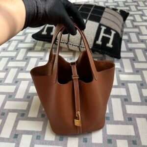 Russia Moscow Hermes Picotin 22CM 37 Gold Clemence Leather Gold Hardware