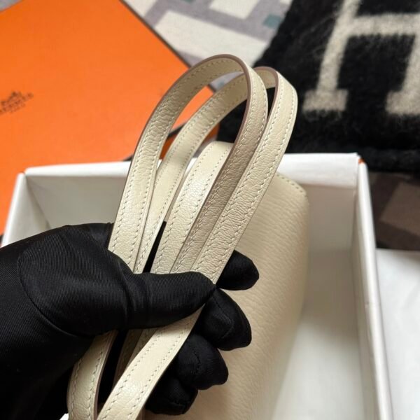 USA New York Hermes Constance 18CM Chevre Leather 10 Craie Silver Hardware
