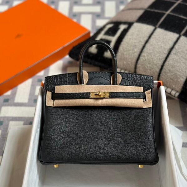 Hong Kong Hermes Birkin Touch 25CM 89 Noir Matte Crocodile / Togo Gold Hardware