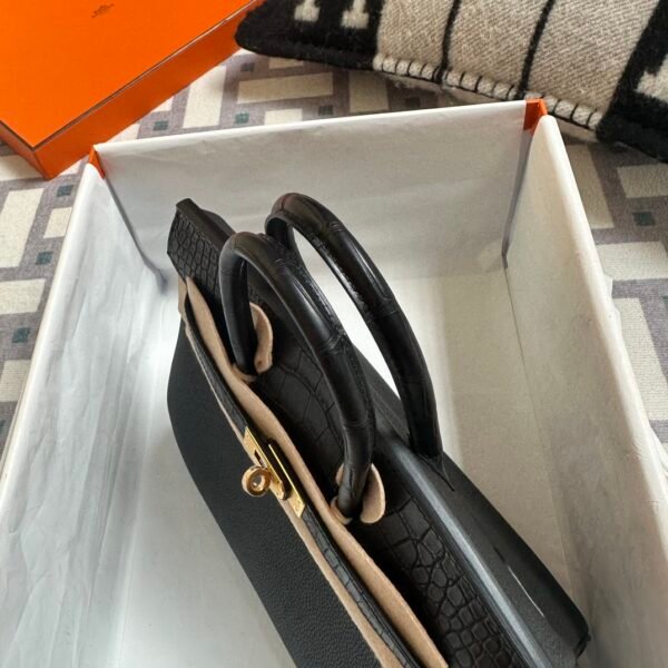 Hong Kong Hermes Birkin Touch 25CM 89 Noir Matte Crocodile / Togo Gold Hardware