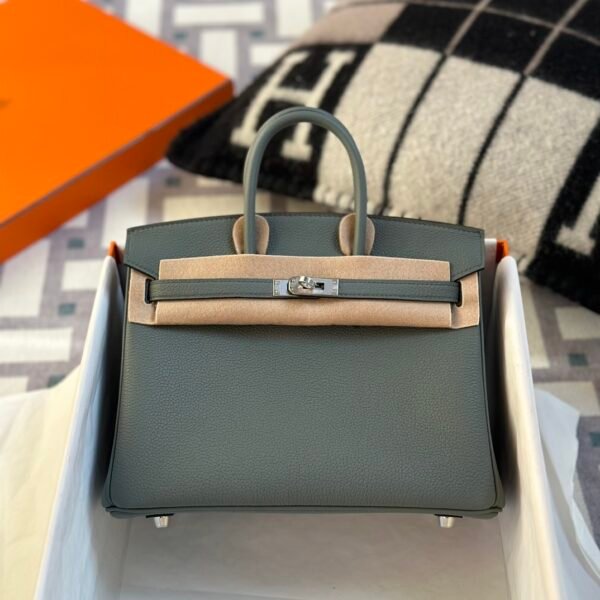 Saudi Arabia Riyadh Hermes Togo Leather Birkin 25CM 63 Vert Amande Silver Hardware