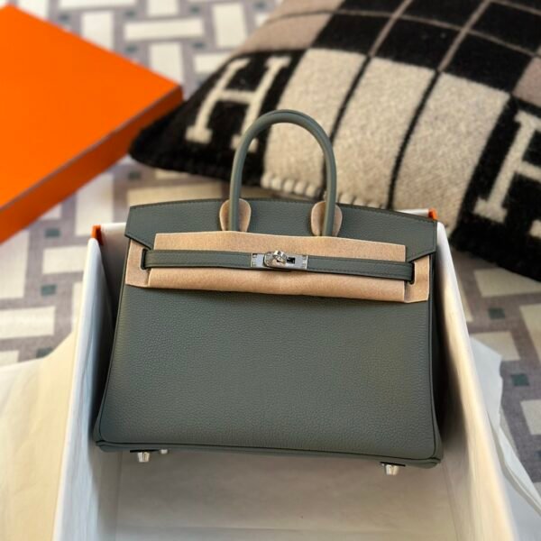 Saudi Arabia Riyadh Hermes Togo Leather Birkin 25CM 63 Vert Amande Silver Hardware