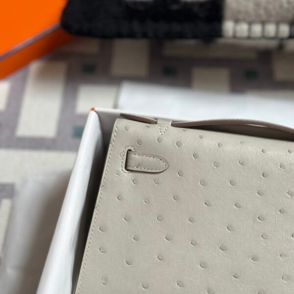 UK London Hermes KK Ostrich 80 Gris Pearl Kelly Pochette 22cm Silver Hardware
