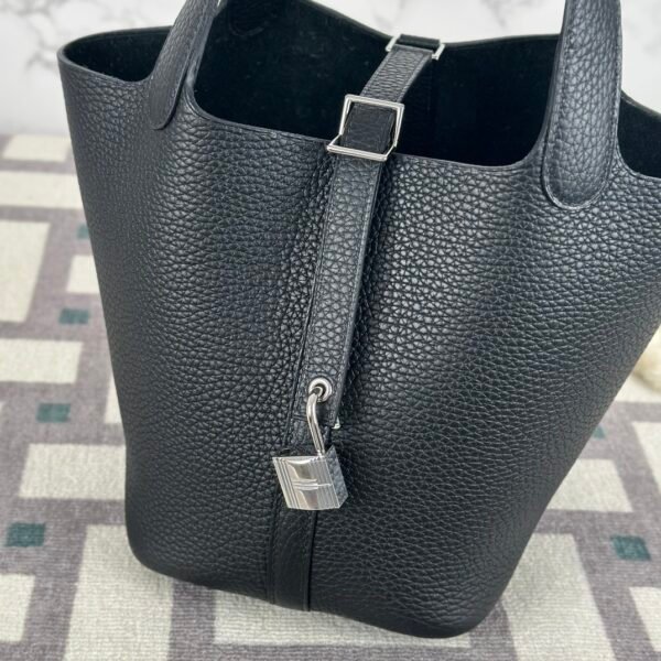 wsxc1723913257818_4 Korea Seoul Hermes CK89 Noir Clemence Leather Picotin 18CM Silver Hardware