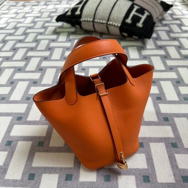 UK London Hermes Picotin 18CM CC93 Orange Clemence Leather Gold Hardware