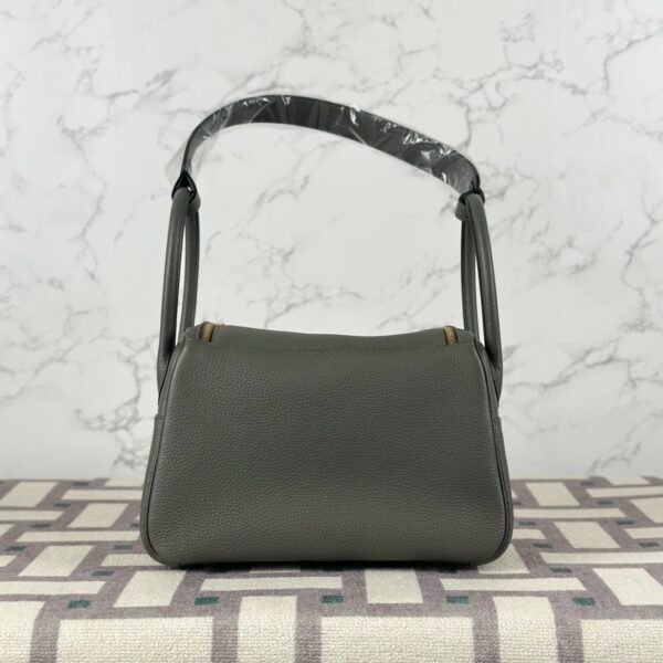 wsxc1724164315460_2 Russia Moscow Hermes Lindy 26CM Clemence Leather 0L Gris Meyer Gold Hardware