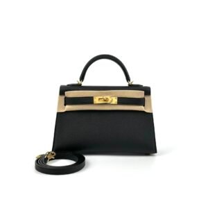 Saudi Arabia Riyadh Hermes Epsom Leather CC89 Noir Mini Kelly 19CM Gold Hardware
