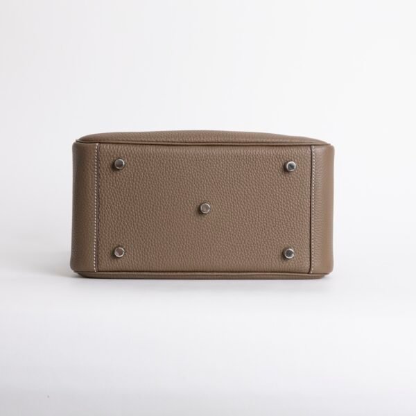 Women’s Shoulder Bag Lindy 26CM Clemence Leather CK18 Etoupe Silver Hardware