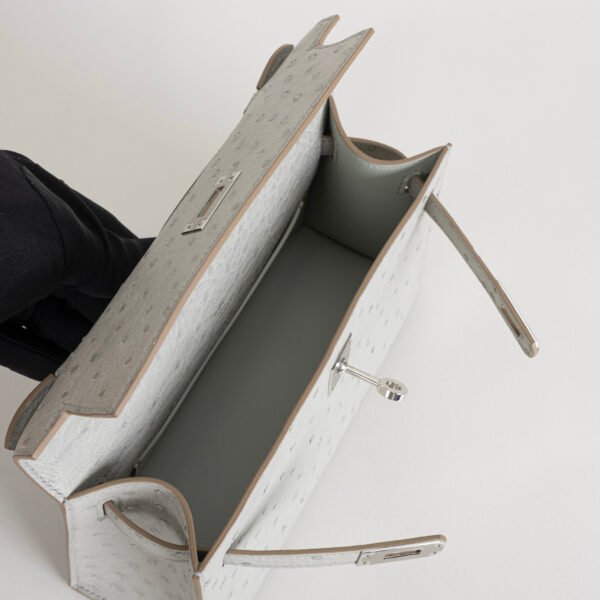 USA New York Hermes CK80 Gris Pearl Ostrich Leather Kelly Pochette 22CM Silver Hardware